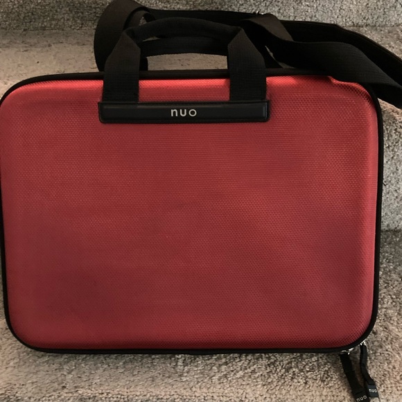 Like New! Nuo Hardshell Laptop Bag - Picture 3 of 8